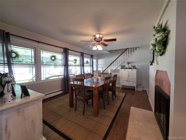 140 Springtime Lane W, Levittown, NY 11756