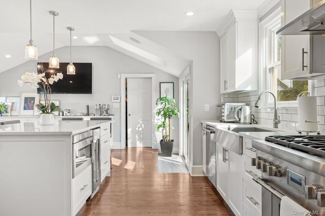 112 Clarence Road, Scarsdale, NY 10583