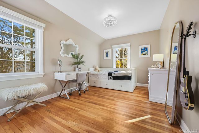 112 Clarence Road, Scarsdale, NY 10583