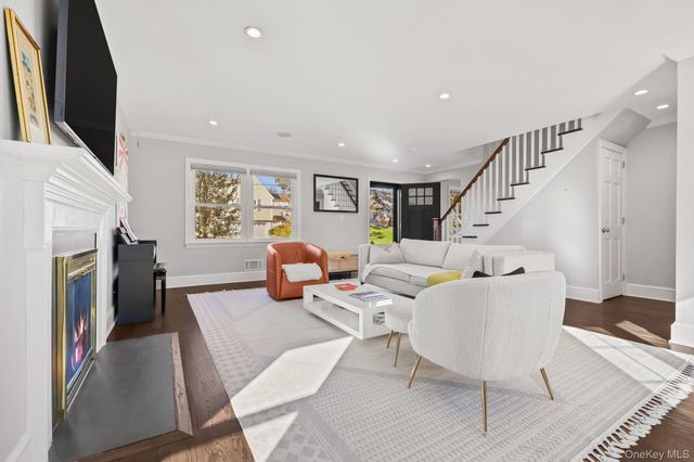 112 Clarence Road, Scarsdale, NY 10583