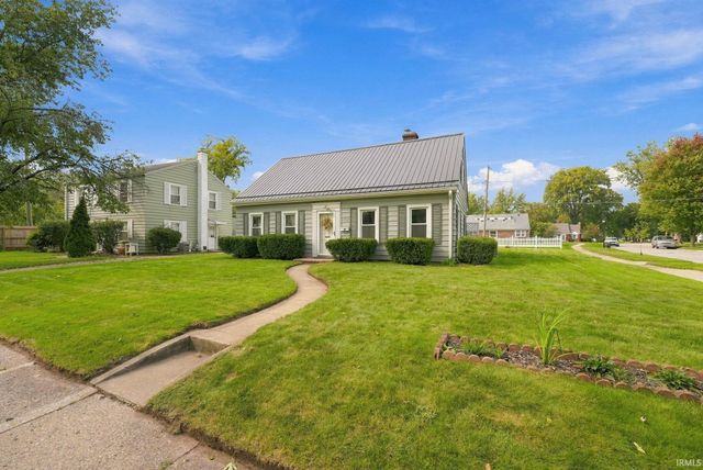 2302 Wawonaissa Trail, Fort Wayne, IN 46809