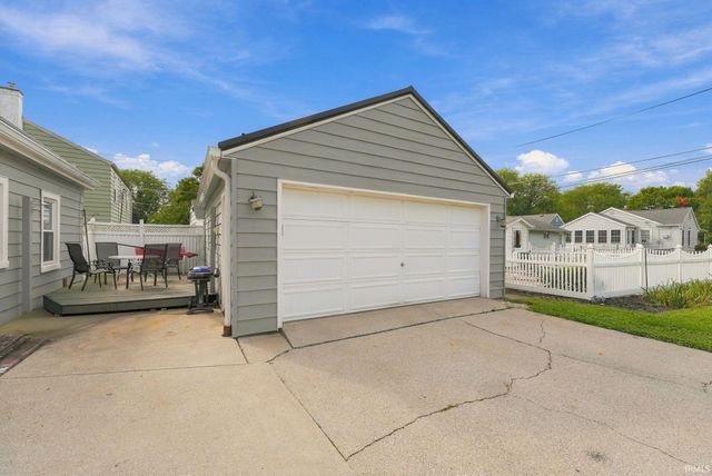 2302 Wawonaissa Trail, Fort Wayne, IN 46809