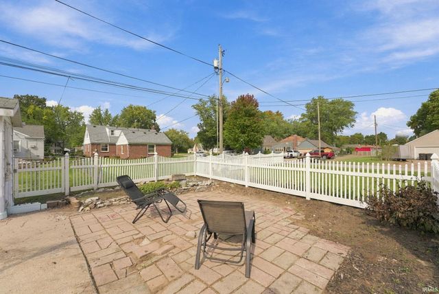 2302 Wawonaissa Trail, Fort Wayne, IN 46809