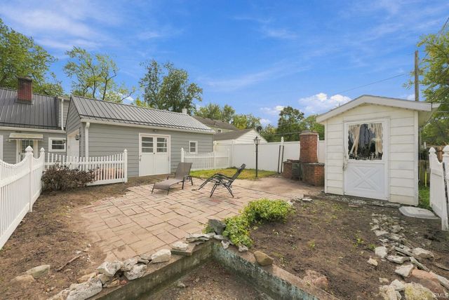 2302 Wawonaissa Trail, Fort Wayne, IN 46809