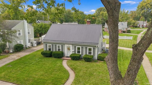 2302 Wawonaissa Trail, Fort Wayne, IN 46809