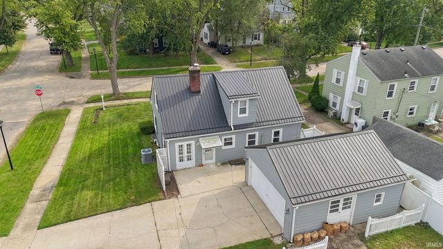 2302 Wawonaissa Trail, Fort Wayne, IN 46809