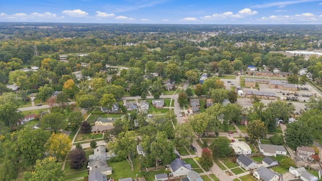 2302 Wawonaissa Trail, Fort Wayne, IN 46809