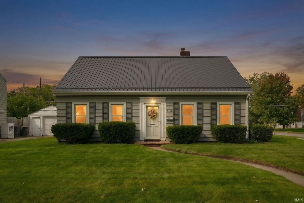 2302 Wawonaissa Trail, Fort Wayne, IN 46809