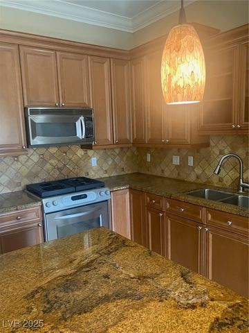 32 Via Vasari 103, Henderson, NV 89011