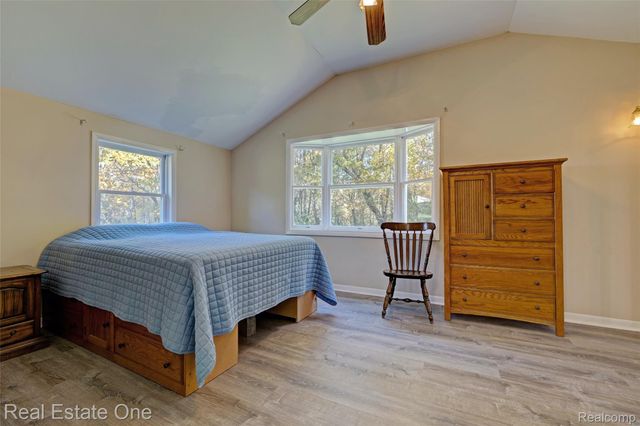 9150 Rattalee Lake Road, Springfield Charter Township, MI 48348