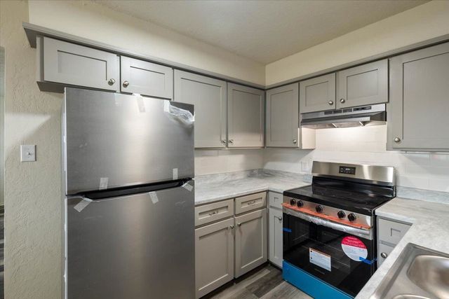 4816 NW Ozmun, Lawton, OK 73505