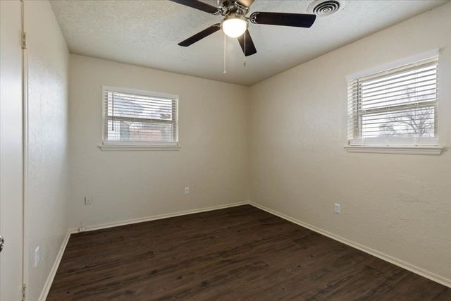 4816 NW Ozmun, Lawton, OK 73505