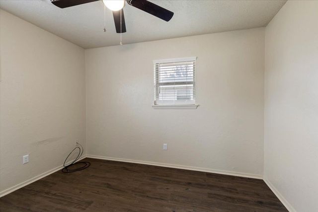 4816 NW Ozmun, Lawton, OK 73505