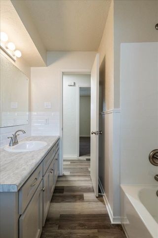 4816 NW Ozmun, Lawton, OK 73505