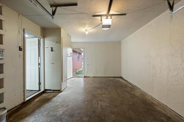 4816 NW Ozmun, Lawton, OK 73505