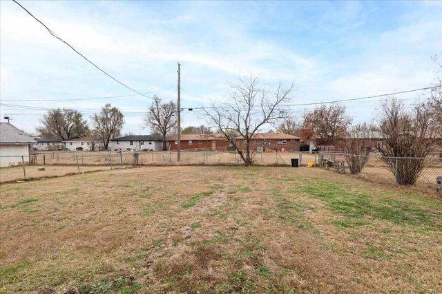 4816 NW Ozmun, Lawton, OK 73505