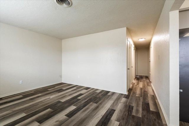 4816 NW Ozmun, Lawton, OK 73505