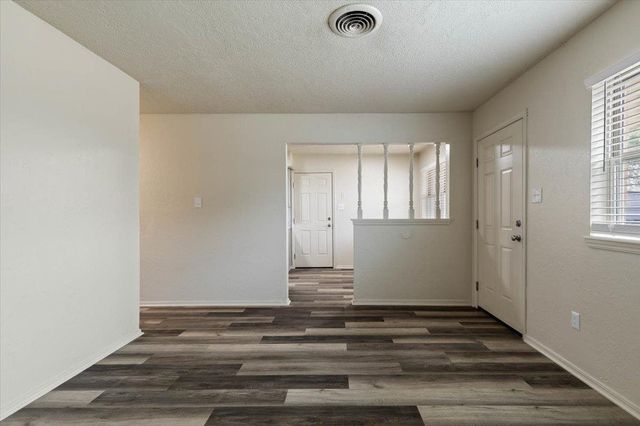 4816 NW Ozmun, Lawton, OK 73505