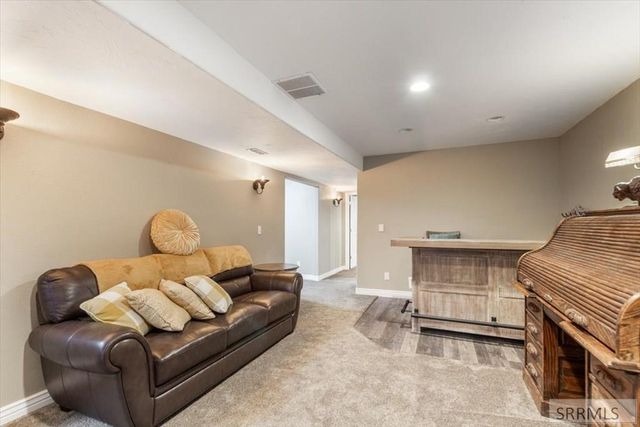 1649 Sunny Pine Way, Idaho Falls, ID 83404