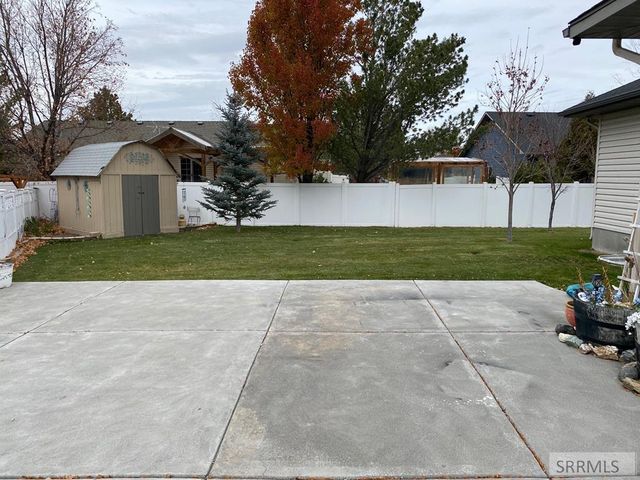 1649 Sunny Pine Way, Idaho Falls, ID 83404