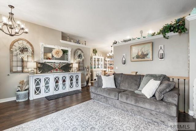 1649 Sunny Pine Way, Idaho Falls, ID 83404