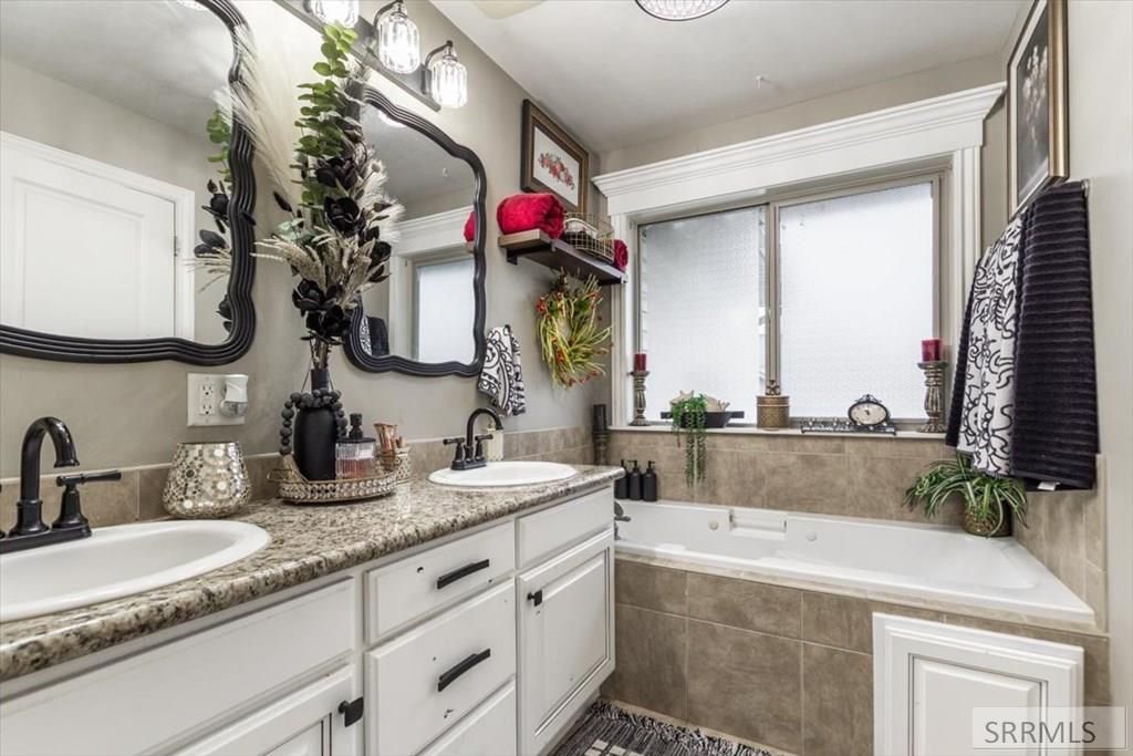 Image 18 of property listing at 1649 Sunny Pine Way, Idaho Falls, ID 83404