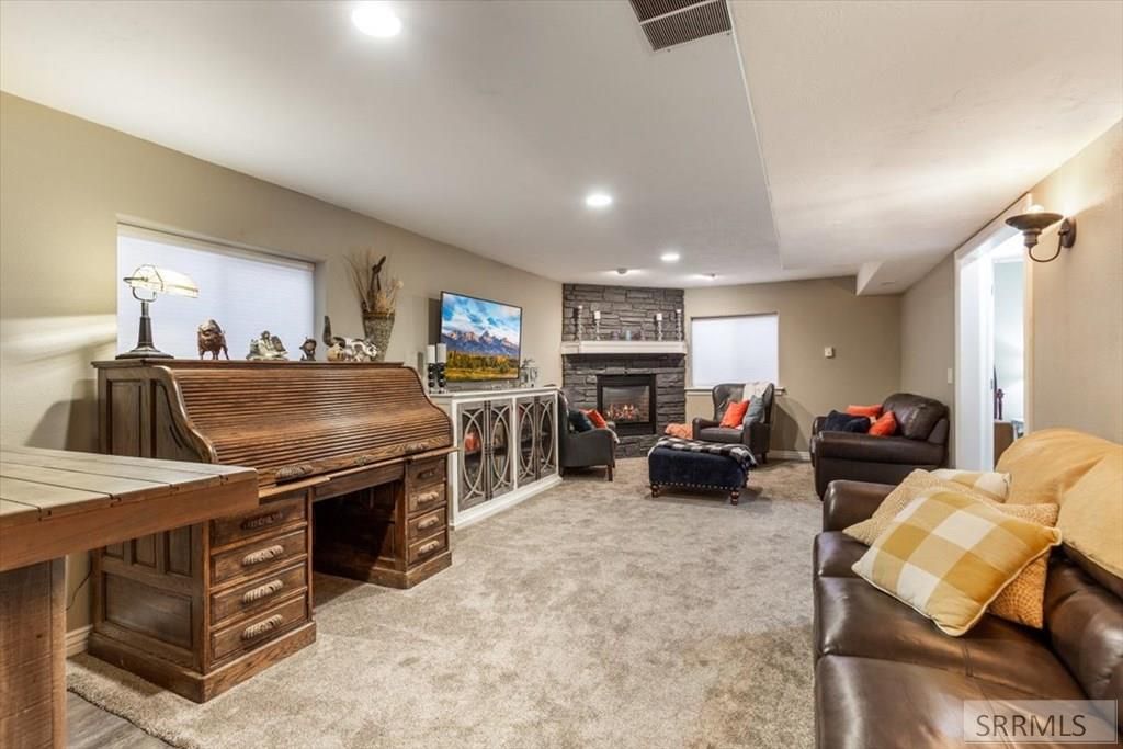 Image 27 of property listing at 1649 Sunny Pine Way, Idaho Falls, ID 83404