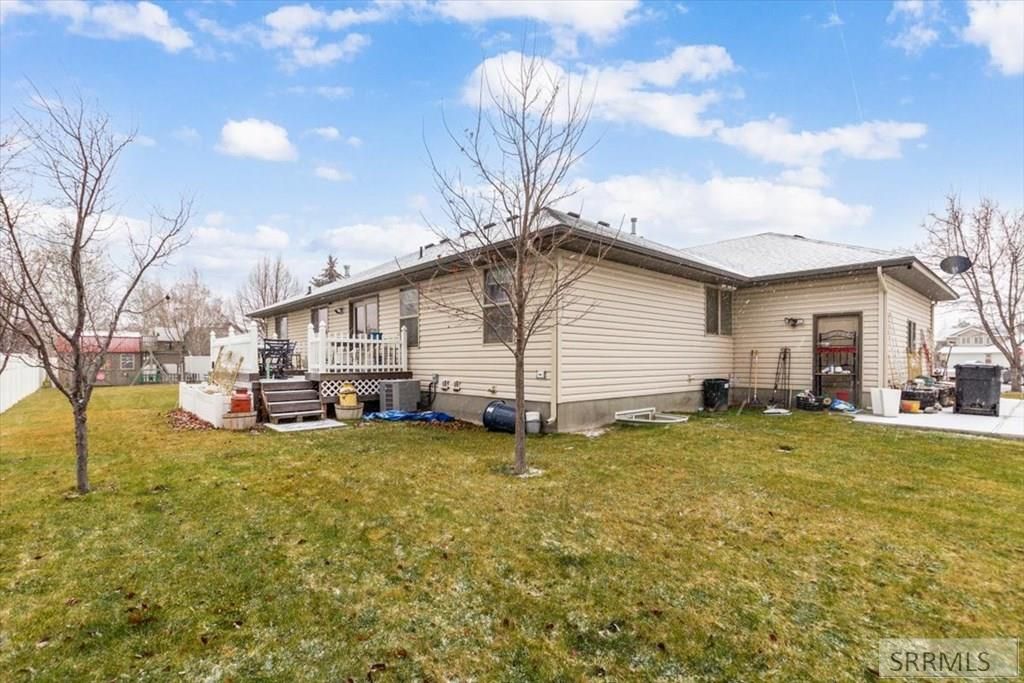 Image 34 of property listing at 1649 Sunny Pine Way, Idaho Falls, ID 83404