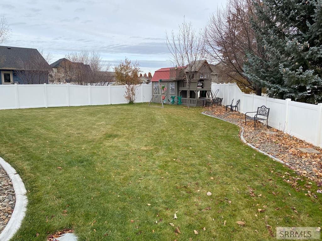 Image 37 of property listing at 1649 Sunny Pine Way, Idaho Falls, ID 83404