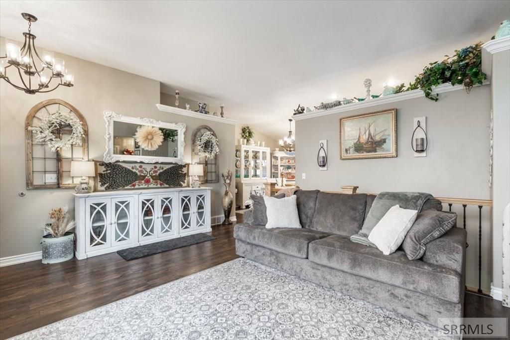 Image 4 of property listing at 1649 Sunny Pine Way, Idaho Falls, ID 83404