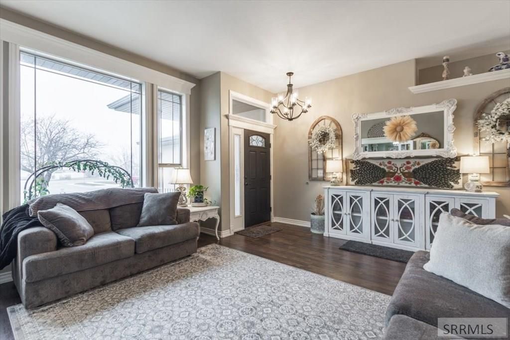 Image 5 of property listing at 1649 Sunny Pine Way, Idaho Falls, ID 83404