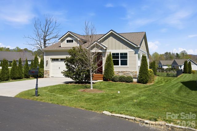 82 Blacksmith Run Drive, Hendersonville, NC 28792
