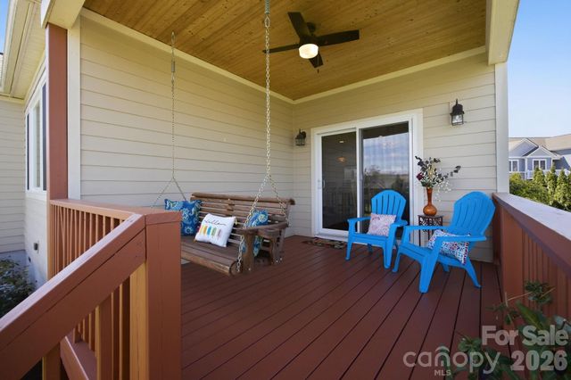 82 Blacksmith Run Drive, Hendersonville, NC 28792