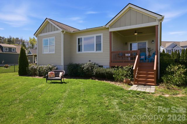 82 Blacksmith Run Drive, Hendersonville, NC 28792