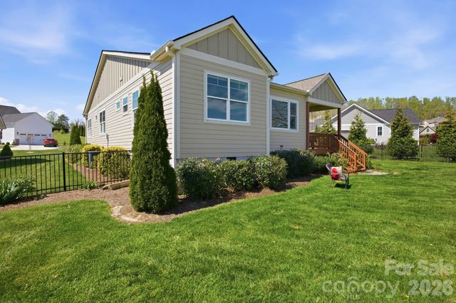 82 Blacksmith Run Drive, Hendersonville, NC 28792