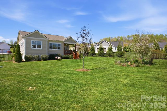 82 Blacksmith Run Drive, Hendersonville, NC 28792