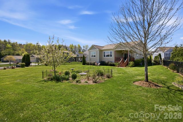82 Blacksmith Run Drive, Hendersonville, NC 28792