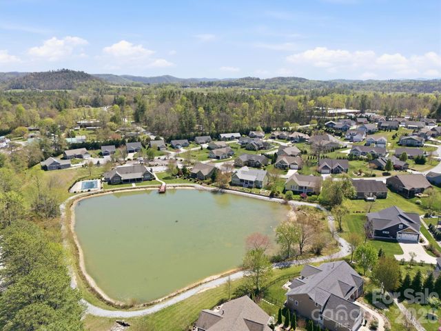 82 Blacksmith Run Drive, Hendersonville, NC 28792