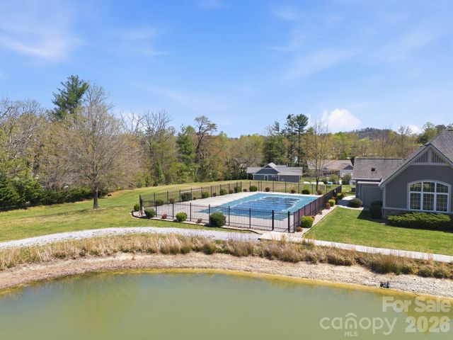 82 Blacksmith Run Drive, Hendersonville, NC 28792
