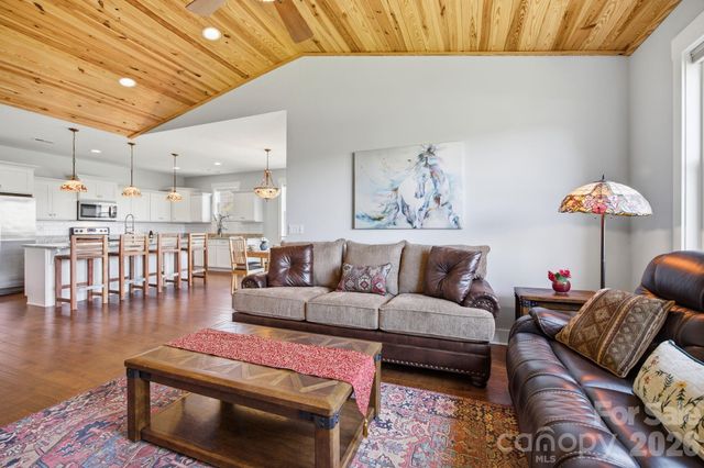 82 Blacksmith Run Drive, Hendersonville, NC 28792