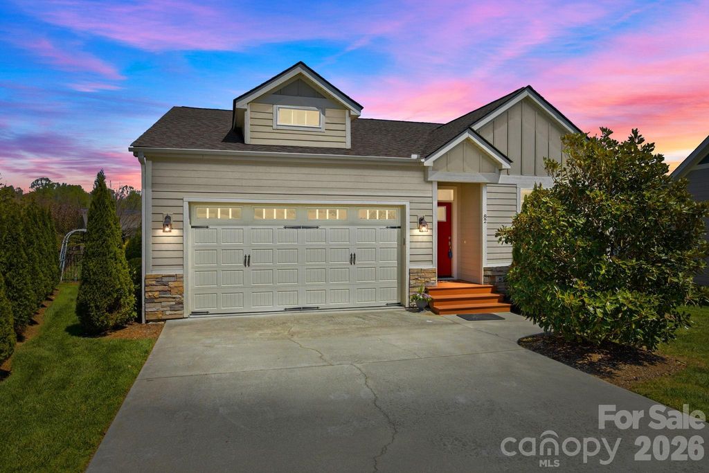 82 Blacksmith Run Drive, Hendersonville, NC 28792