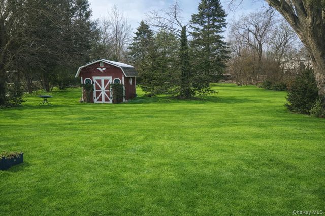 107 E Woodside Avenue, Patchogue, NY 11772