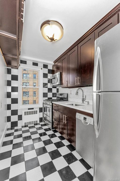 140-21 Burden Crescent 306, Briarwood, NY 11435 — exterior