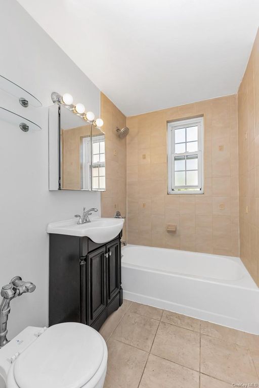 140-21 Burden Crescent 306, Briarwood, NY 11435 — photo 5