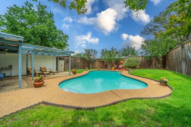 1605 Brighton Drive, Carrollton, TX 75007