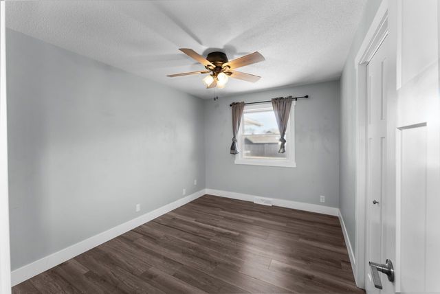 2913 Avalon Drive, Bettendorf, IA 52722