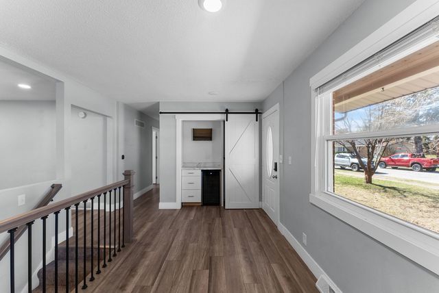 2913 Avalon Drive, Bettendorf, IA 52722