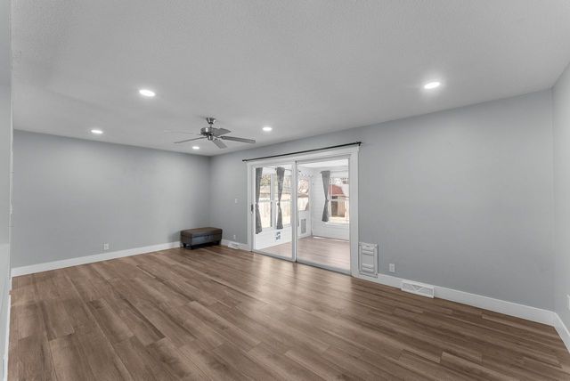 2913 Avalon Drive, Bettendorf, IA 52722