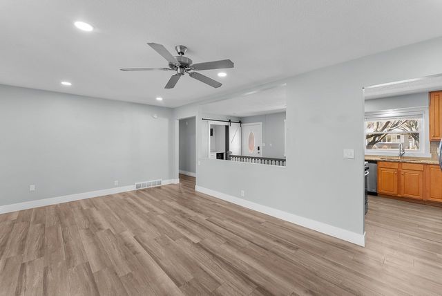 2913 Avalon Drive, Bettendorf, IA 52722