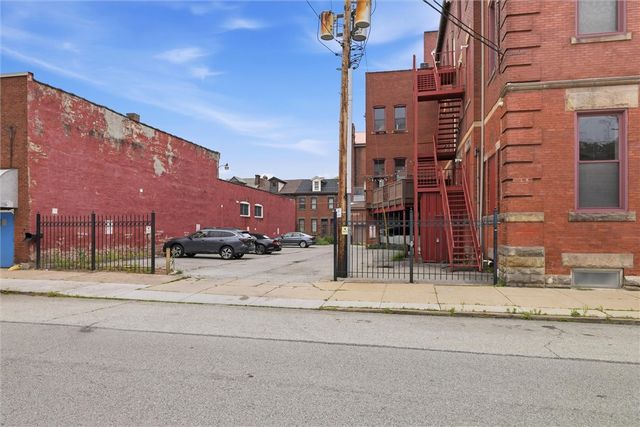 130 S 22nd St 2F, South Side, PA 15203
